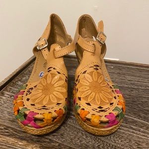 Huarache Hand Made Wedges 🌼